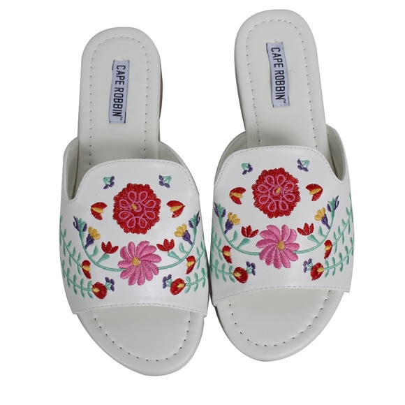 Shoes - White Flower Embroidered Open Toe Slip On Sandal